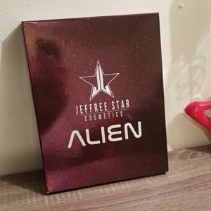 Brand new never opened Jeffree Star Alien Pallet.
